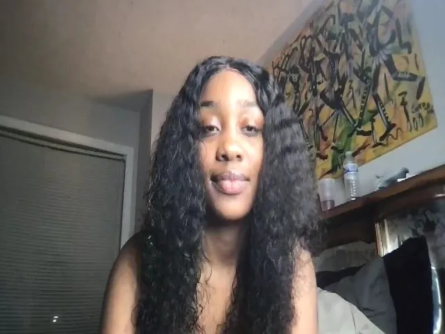 Live sex webcam photo for Alilcupoftee #273726781