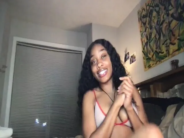 Live sex webcam photo for Alilcupoftee #273736829