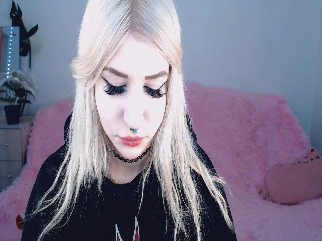 Live sex webcam photo for Alison_Moonli #271702793