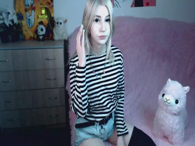 Live sex webcam photo for Alison_Moonli #272880383