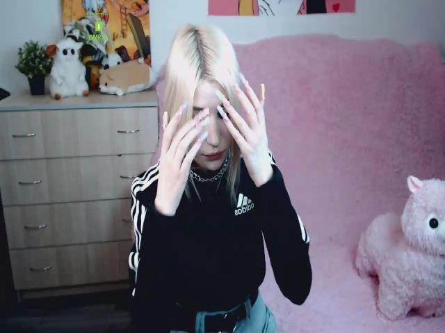 Live sex webcam photo for Alison_Moonli #273016651