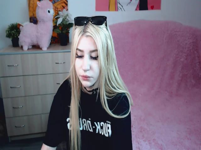 Live sex webcam photo for Alison_Moonli #273169595