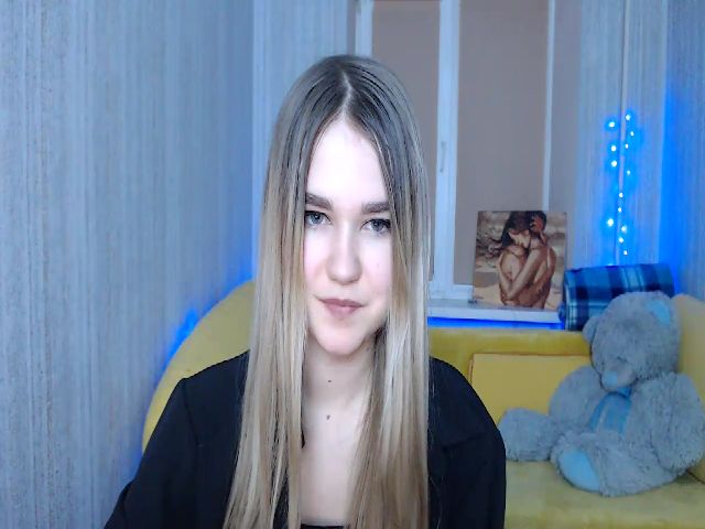 Live sex webcam photo for Allimika #272359242