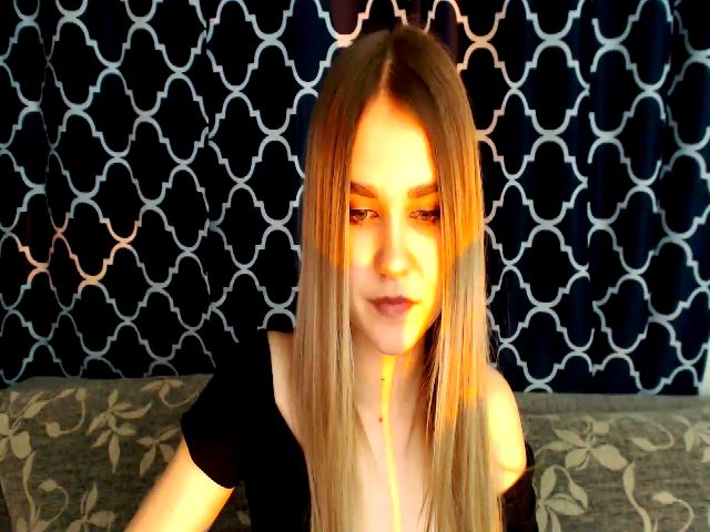 Live sex webcam photo for Allimika #272464930