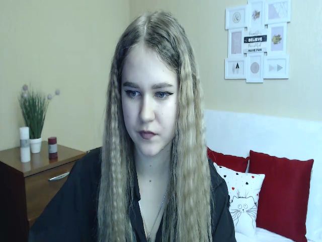 Live sex webcam photo for Allimika #272596942