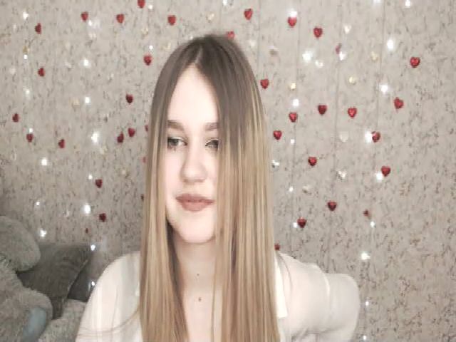 Live sex webcam photo for Allimika #272699475