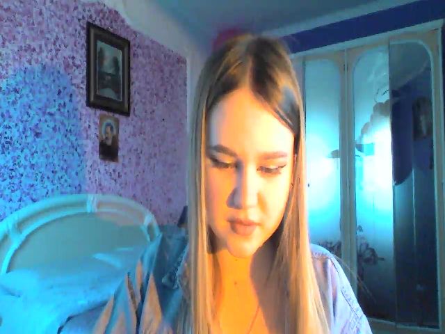 Live sex webcam photo for Allimika #273216022