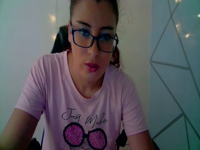 Live sex webcam photo for Allisonmt72 #272237901