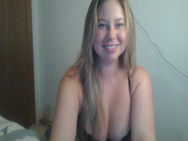 Live sex webcam photo for AllyJade77 #274571468