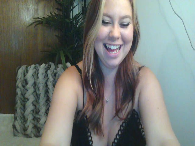 Live sex webcam photo for AllyJade77 #275153785