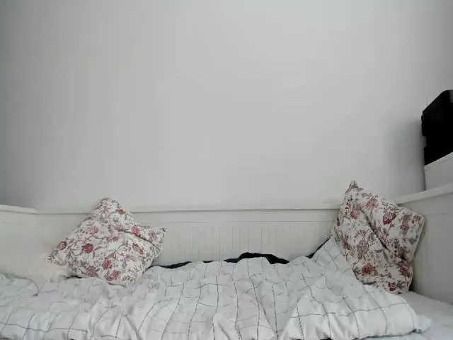 Live sex webcam photo for AlyMiss #274408771
