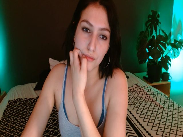 Live sex webcam photo for Alyssamodel #272784782