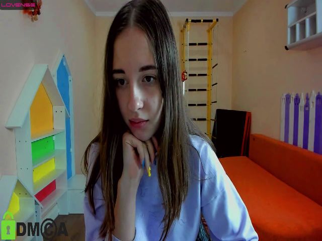 Live sex webcam photo for AmberJyn #274716877