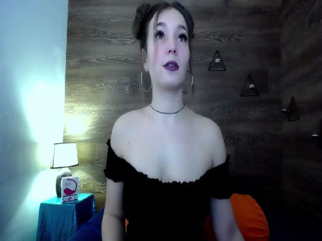 Live sex webcam photo for Amelia_Sky #272348167