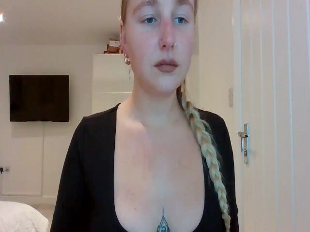 Live sex webcam photo for Ameliaa98 #272098307