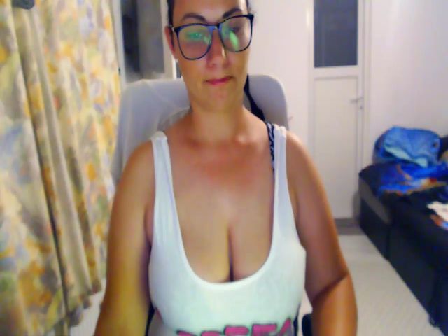 Live sex webcam photo for AmelieDoll #274189077