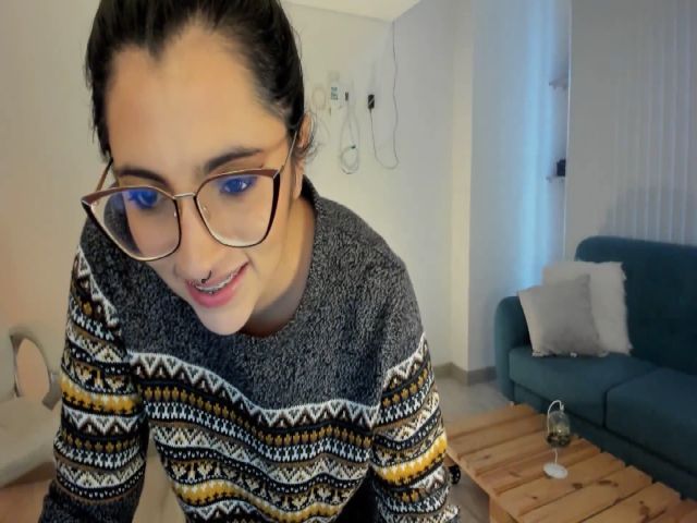 Live sex webcam photo for Amelie_moon_ #273005953