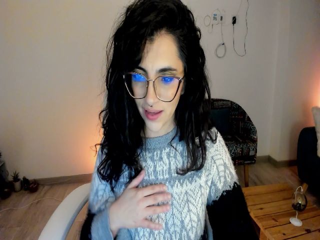 Live sex webcam photo for Amelie_moon_ #273455980