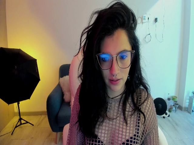 Live sex webcam photo for Amelie_moon_ #274068211