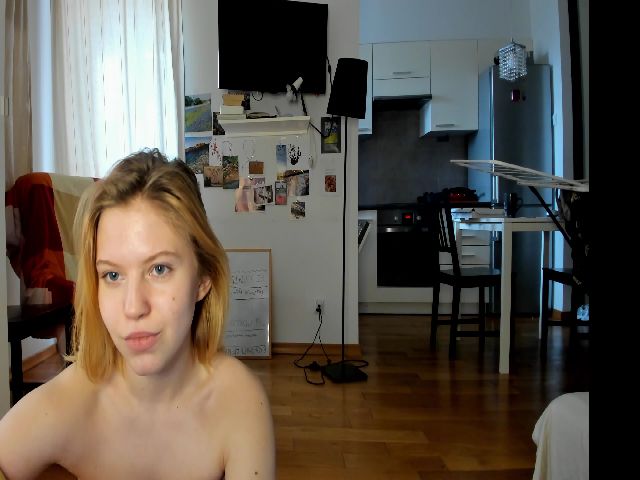 Live sex webcam photo for Amellii #272969219