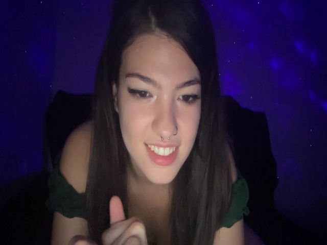 Live sex webcam photo for Amethystbby69 #273684044