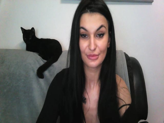 Live sex webcam photo for AmiAimi #271940173