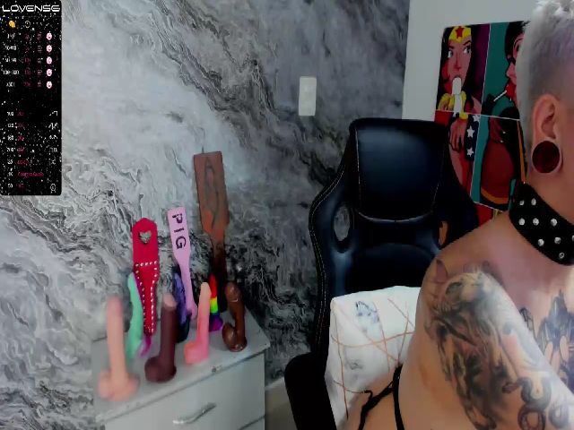 Live sex webcam photo for Amy_Ink69 #273665041