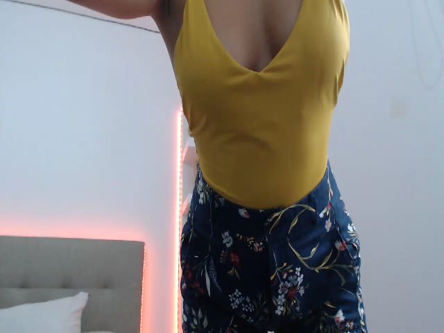 Live sex webcam photo for Amy_Mercury #273446865