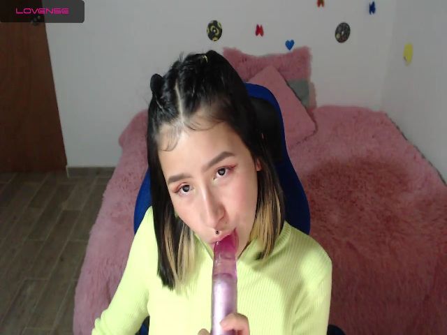 Live sex webcam photo for Amy_sophia_ #272001689