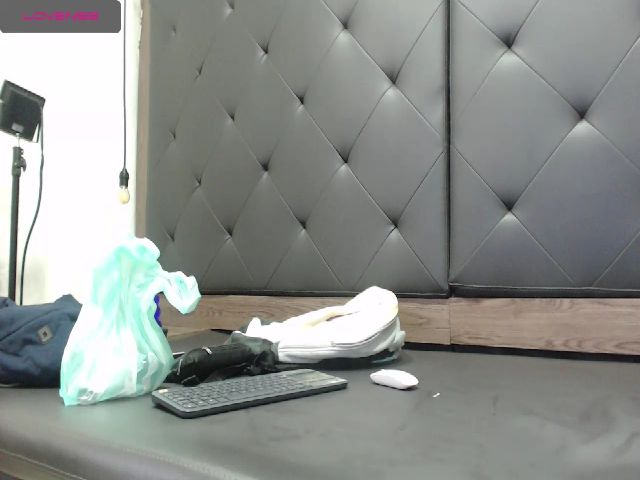 Live sex webcam photo for AnaSaenz #272686867