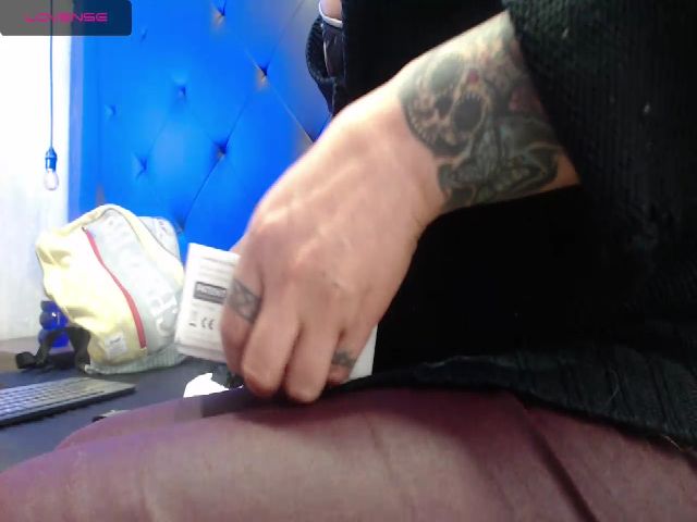 Live sex webcam photo for AnaSaenz #272856195