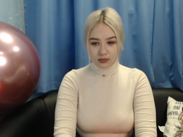 Live sex webcam photo for AnaWhitee #272104947
