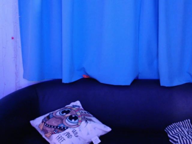 Live sex webcam photo for AnaWhitee #272184095