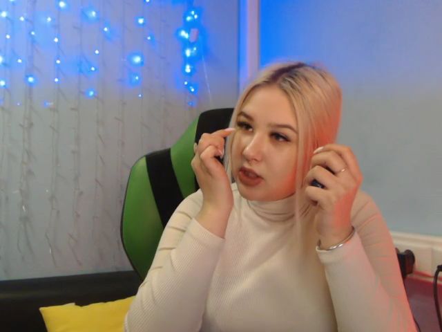 Live sex webcam photo for AnaWhitee #272227320