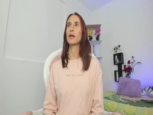 Live sex webcam photo for Anahi_18 #272653595