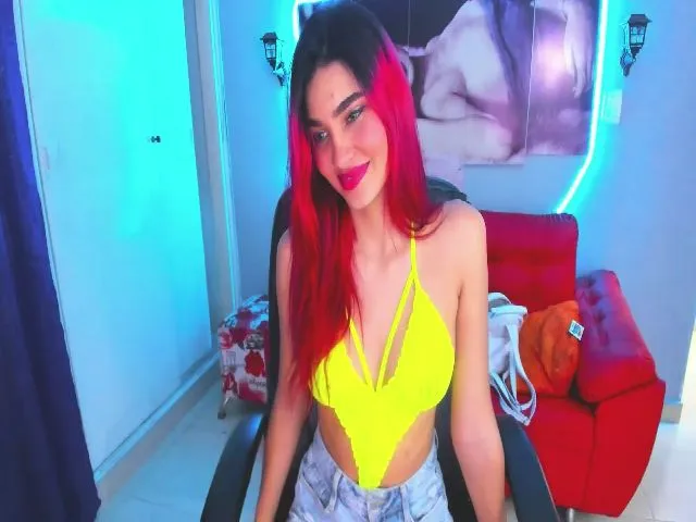 Live sex webcam photo for Anastasia_180 #272107789