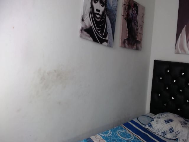 Live sex webcam photo for Andrea_greey #271715797