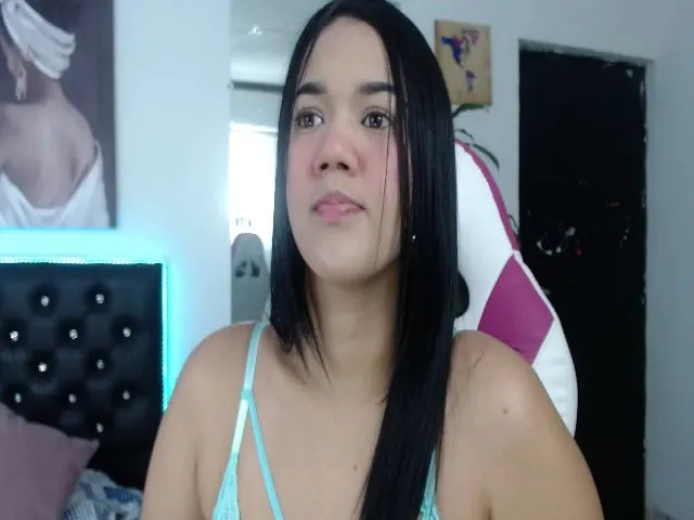 Live sex webcam photo for Andrea_greey #271927935