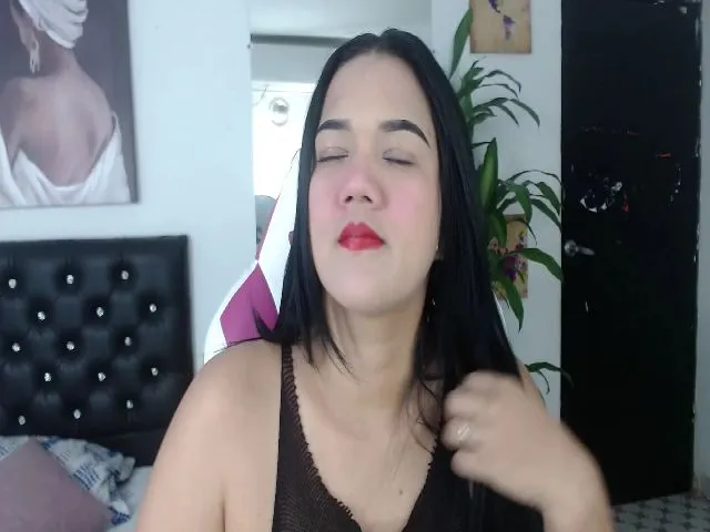 Live sex webcam photo for Andrea_greey #271987460