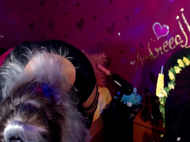 Live sex webcam photo for AndreeaJJ #274295403