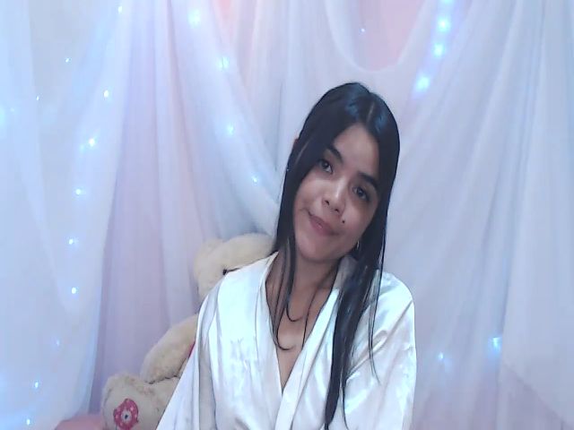 Live sex webcam photo for AndreiitaCol #271855915