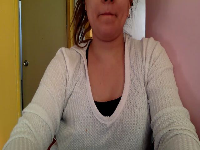 Live sex webcam photo for Andy04062010 #271833559