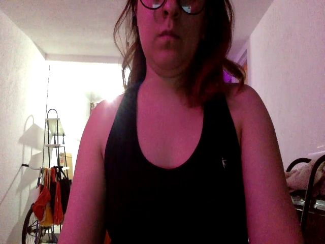 Live sex webcam photo for Andy04062010 #272959335