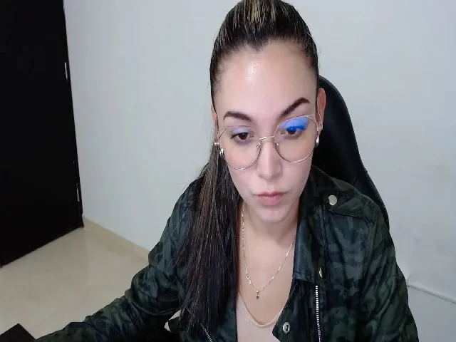 Live sex webcam photo for Angel98_ #273689015