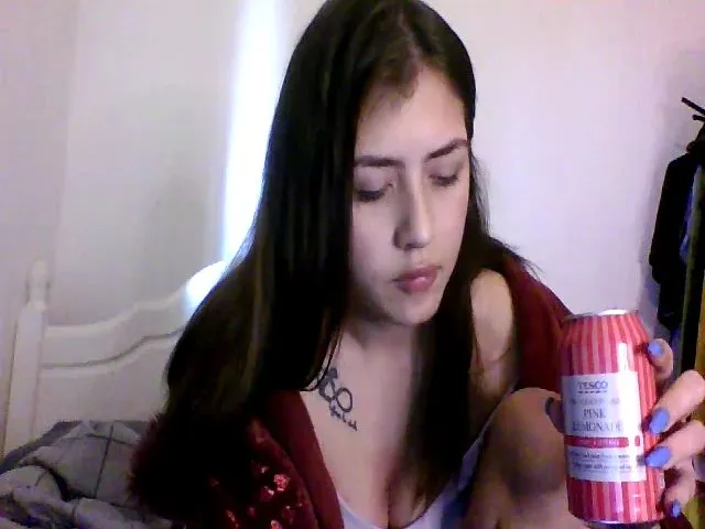 Live sex webcam photo for AngelDelight6 #272055482