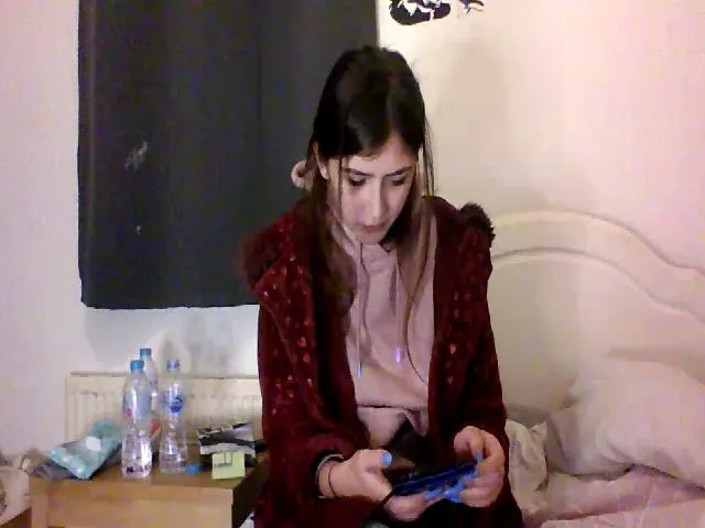 Live sex webcam photo for AngelDelight6 #272195313