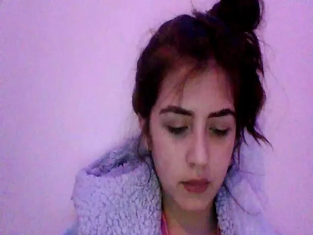 Live sex webcam photo for AngelDelight6 #272485390