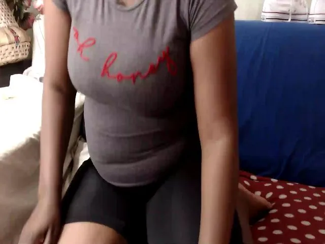 Live sex webcam photo for AngelEbony21 #271867400