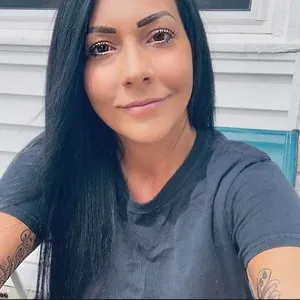 Live sex webcam photo for AngelMarie77 #278250994