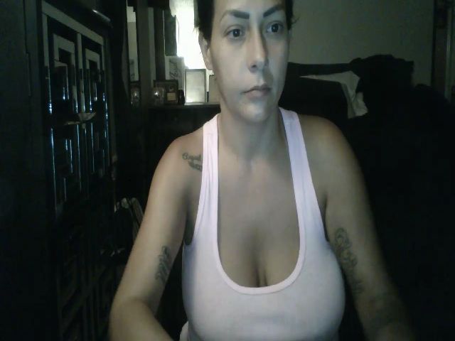 Live sex webcam photo for Angel_Marie1 #274111647